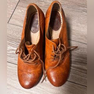 Frye carson heel oxford